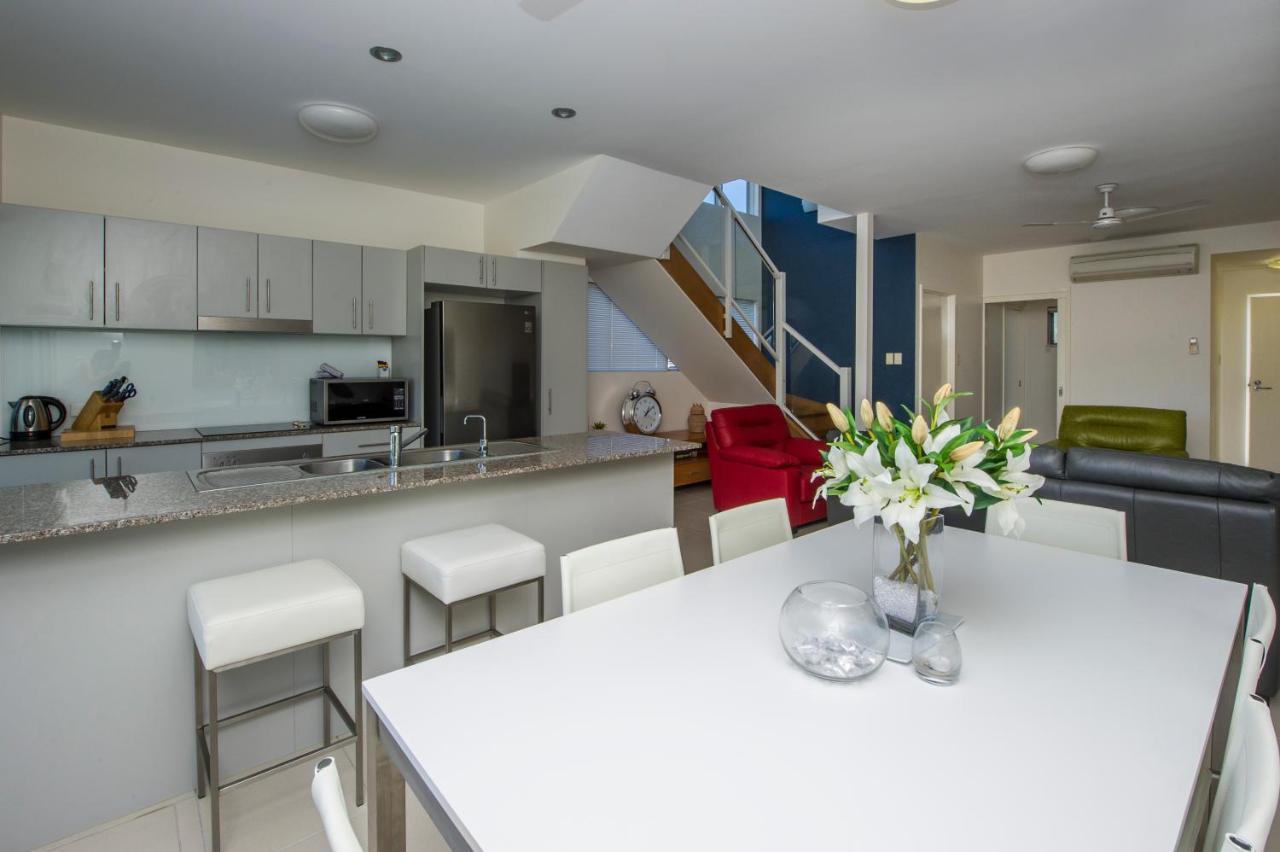 Beachside Magnetic Harbour Apartments Nelly Bay Bagian luar foto
