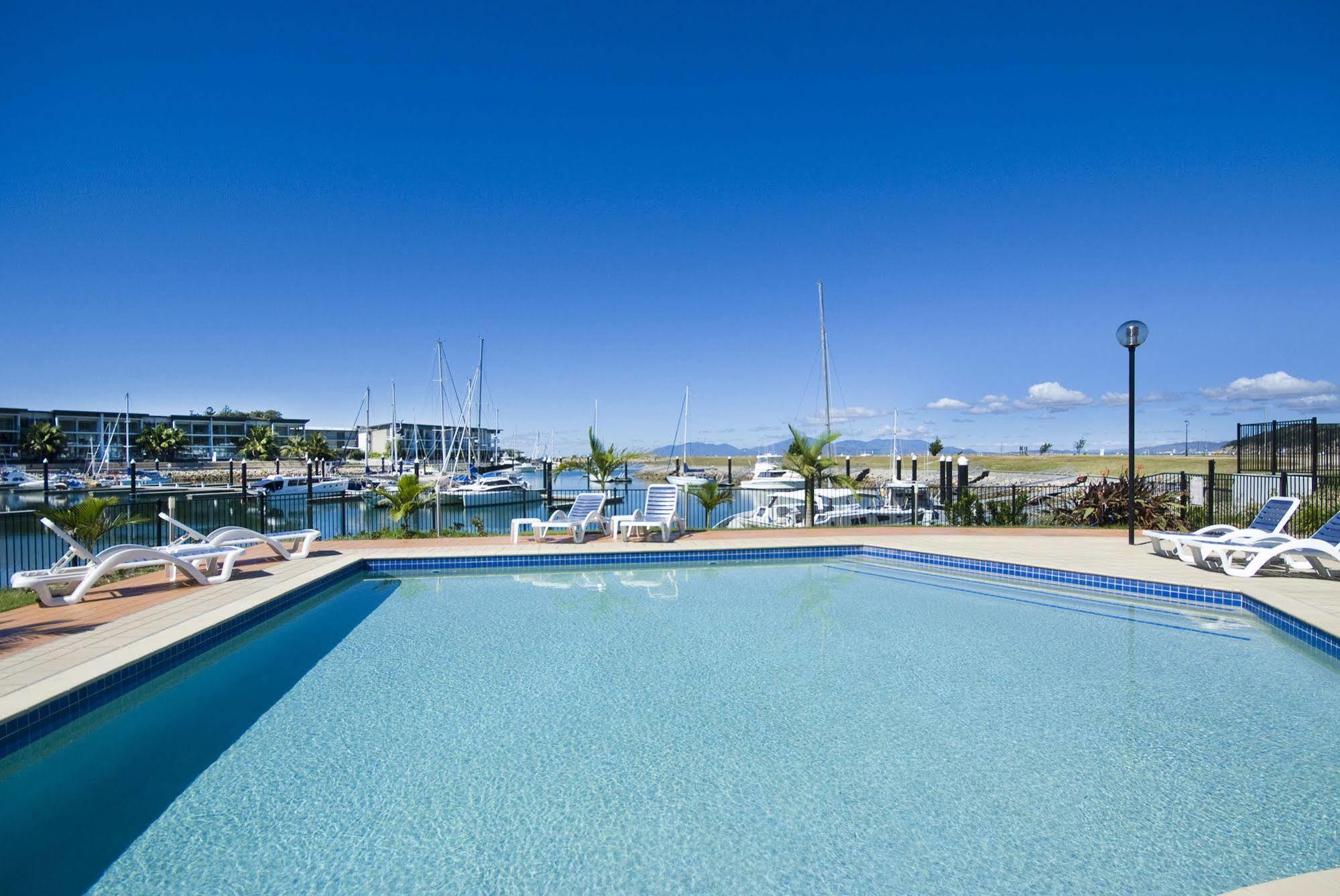 Beachside Magnetic Harbour Apartments Nelly Bay Bagian luar foto