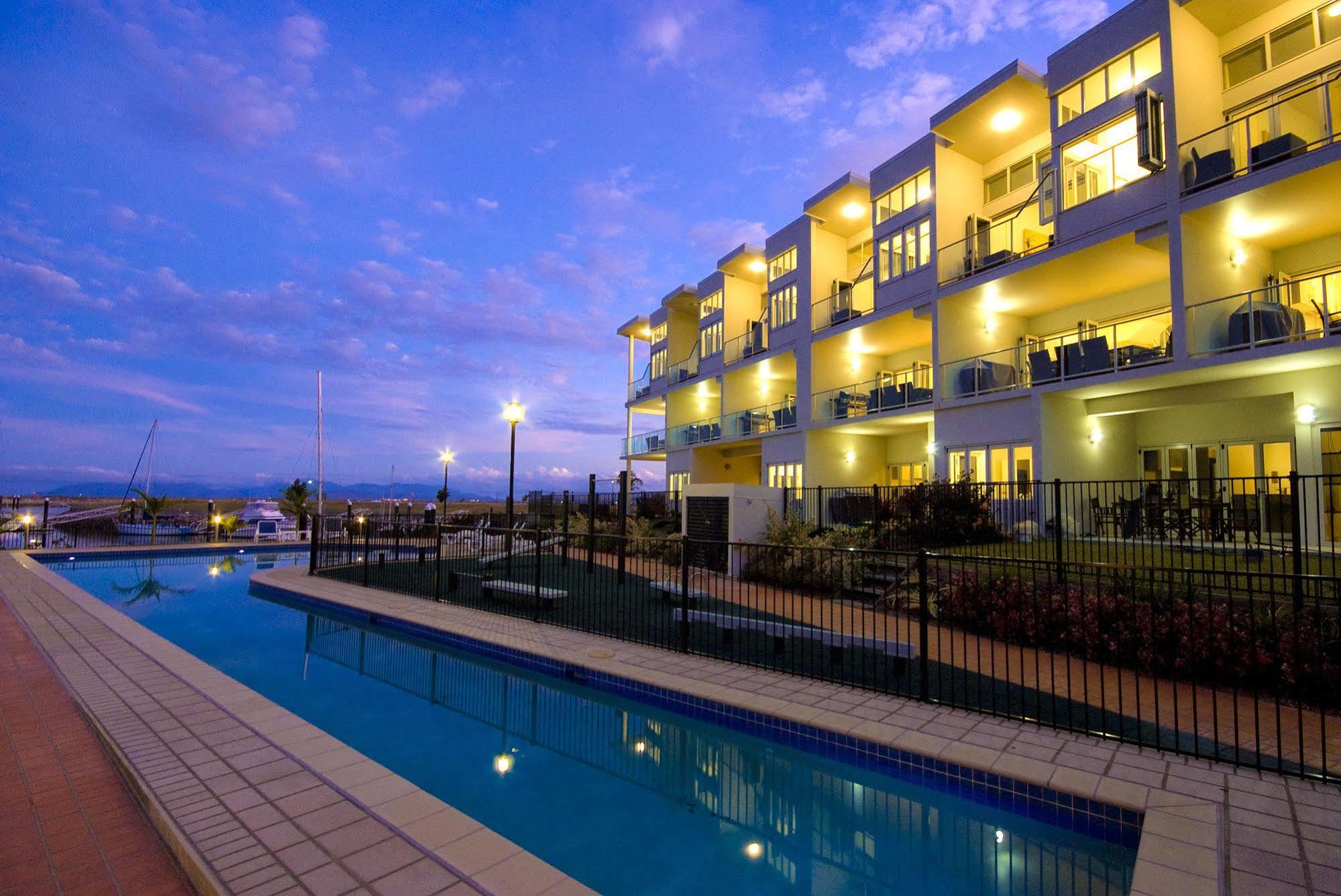 Beachside Magnetic Harbour Apartments Nelly Bay Bagian luar foto