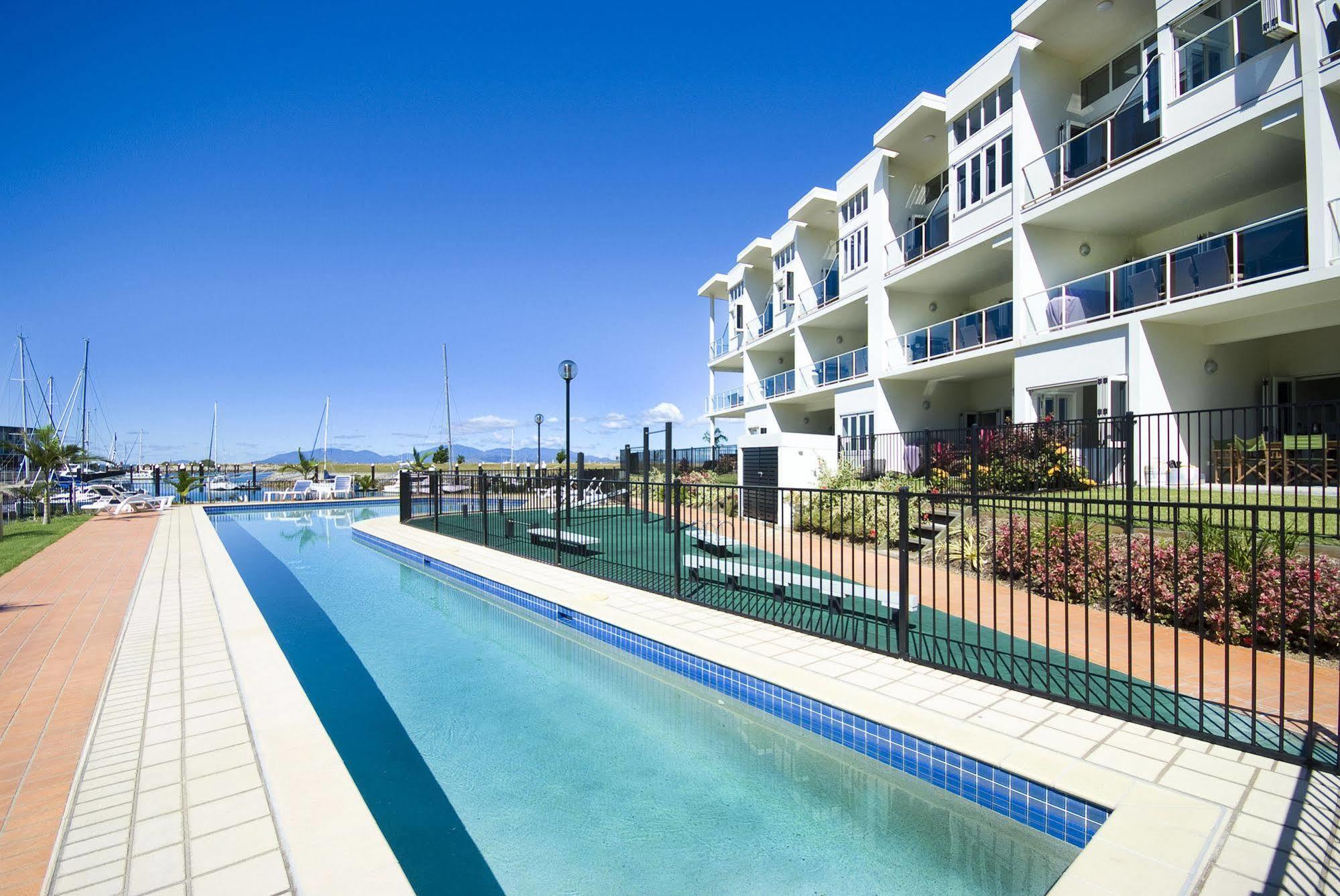 Beachside Magnetic Harbour Apartments Nelly Bay Bagian luar foto